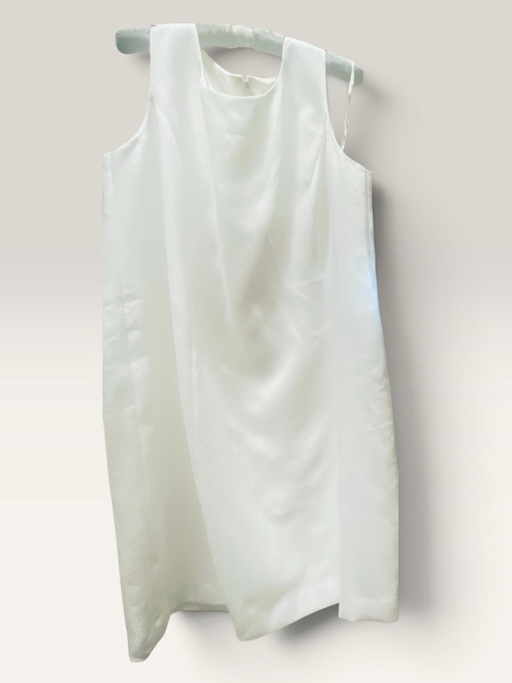 Le Suit Sleeveless White Midi Shift Dress 22W